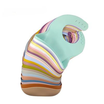 Crianças ajustadas de alimentação do babador do coletor do silicone do silicone macio impermeável